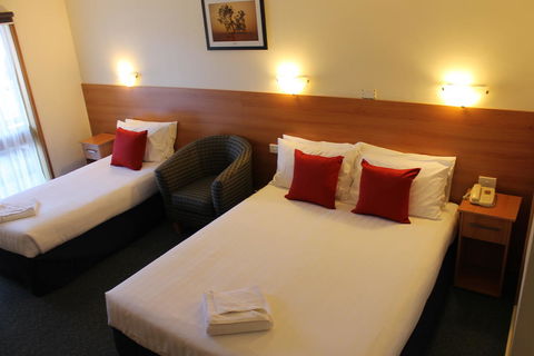 Boulevard Motor Inn - Accommodation Daintree 1