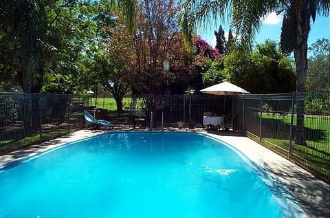 Bourke Riverside Motel - Accommodation Daintree 0