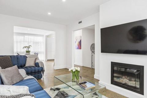 BOUTIQUE STAYS - Brighton By Sea - Accommodation Daintree 0