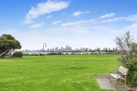 BOUTIQUE STAYS - Brighton By Sea - Accommodation Daintree 2