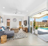 Brand New PRIZE HOME 50m path to beach - Accommodation Daintree