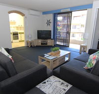 Breakers 10 - Main Beach Location - Accommodation Daintree