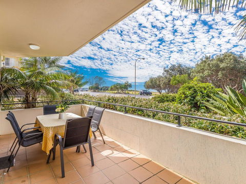 Breakers Block 1 Unit 1- Pool In Complex - Across The Road From The Beach - Accommodation Daintree 3