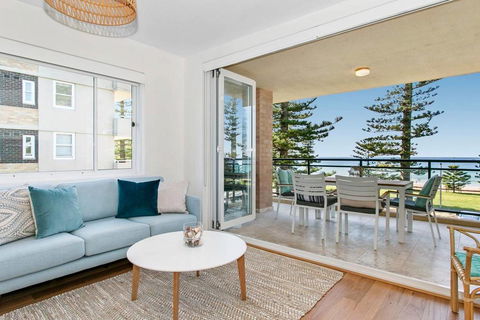 Breath-taking Ocean Front Apartment - Accommodation Daintree 0