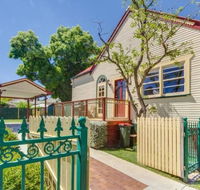 Bright 3-bedroom apartment - Central Armidale - Accommodation Daintree