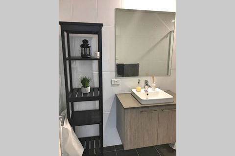 Bright, Modern, Stylish - Top Floor Apt - Woden - Accommodation Daintree 1