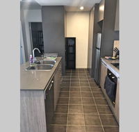 Bright Modern Stylish - Top Floor Apt - Woden - Accommodation Daintree