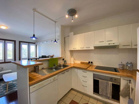 Brisbane City Apartment Atop Victoria Park - Accommodation Daintree 3