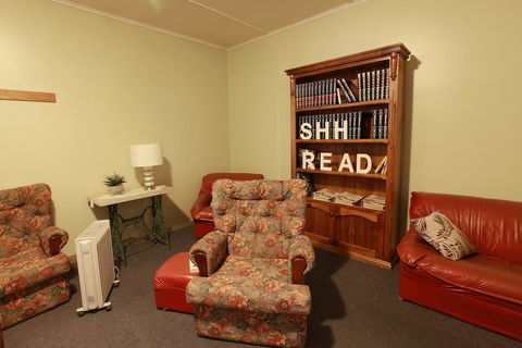 Broken Hill Tourist Lodge - Accommodation Daintree 3