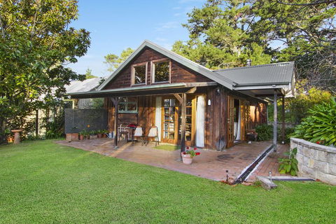 BROWNS COTTAGE - Accommodation Daintree 0