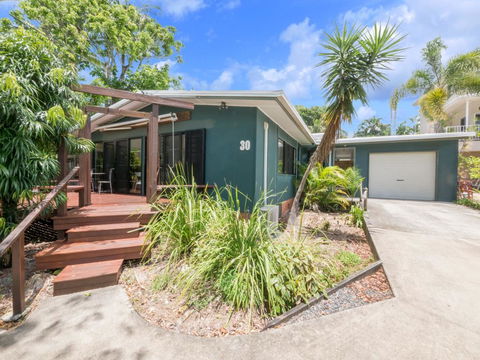 Bryce Street 30, - Ultimate Beach Shack - Accommodation Daintree 0