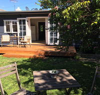 Burrill Lakeview Cottage - Accommodation Daintree