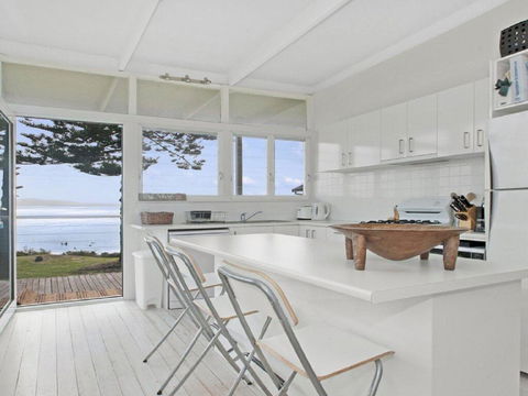 By The Sea - SPECIAL OFFER 3 FOR 2 - Accommodation Daintree 1
