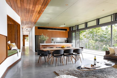 Byron Beach Retreats - Accommodation Daintree 2