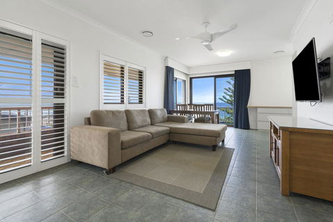 Calypso, Unit 5 - The Entrance - Accommodation Daintree 1