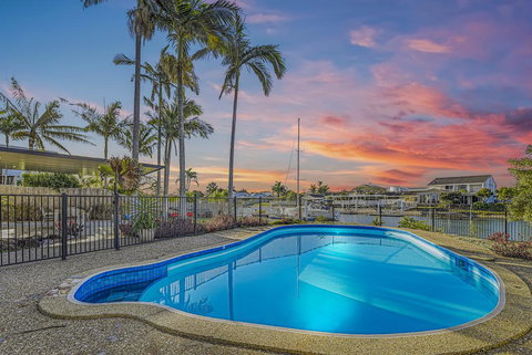 CANAL HOME NEAR MOOLOOLABA - Accommodation Daintree 1