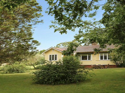 Canary Cottage - Fresh, Clean, Simple & Comfortable - Accommodation Daintree 0