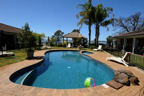Capricorn Motor Inn - Accommodation Daintree 1