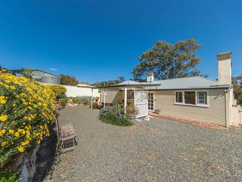 Captain Rodda's Cottage - Accommodation Daintree 1