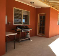 Caretakers Cottage Budget Accommodation - Accommodation Daintree