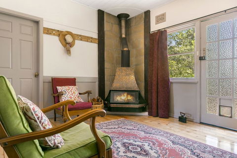 Carinya Cottage - Accommodation Daintree 0