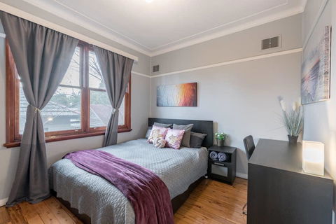 Carramar CozyHome 1minStation 5Bdrms1.5bathSleeps8 - Accommodation Daintree 3