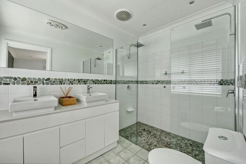 Carroll Ave 39 Mollymook - Accommodation Daintree 2
