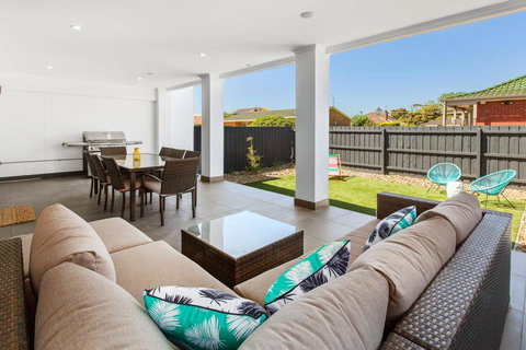 CASABLANCA - DROMANA - Accommodation Daintree 3