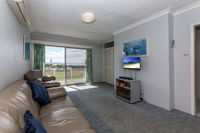 Castaways Unit 1/17 Shoal Bay Road
