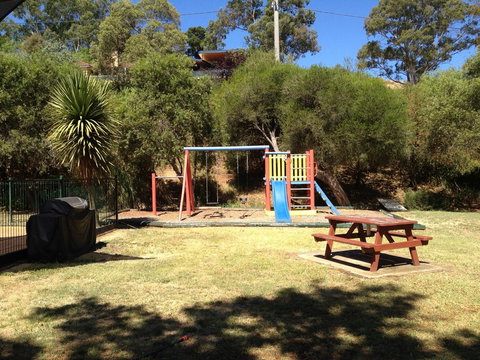 Castle Motel - Accommodation Daintree 1