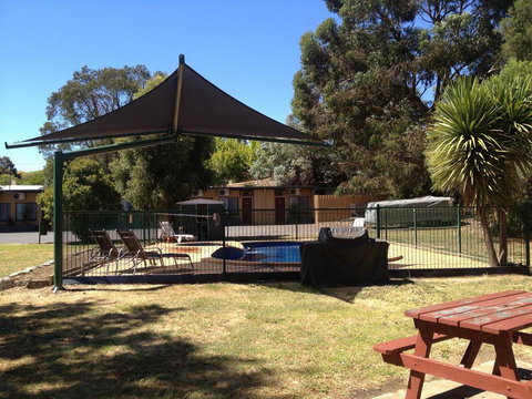 Castle Motel - Accommodation Daintree 0