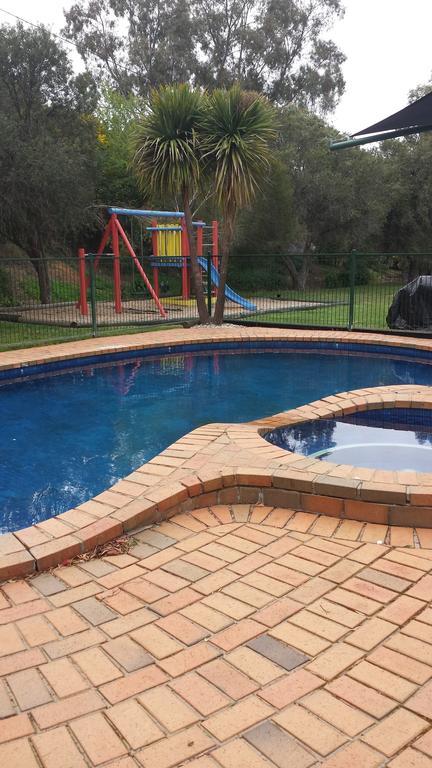 Castle Motel - Accommodation Daintree 3