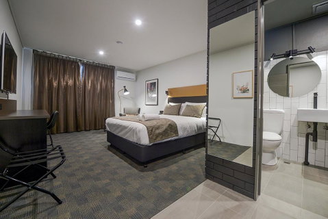 CBD Motor Inn - Accommodation Daintree 0