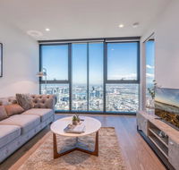 CBD Spectacular View 2 Bedroom Apt Victoria One - Accommodation Daintree