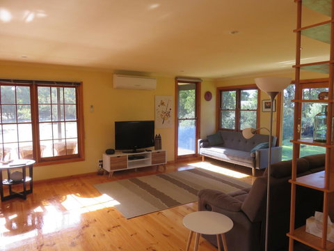 Cedar Cottage Nelson-2 Acre Retreat - Accommodation Daintree 2