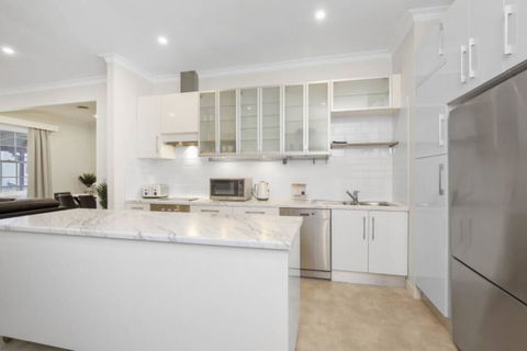 Central And Charming On Wallace - Accommodation Daintree 2