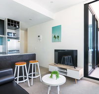 Central and Modern Apartment in Melbourne CBD - Accommodation Daintree