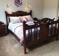Central executive 3br townhouse 50m to dean street - Accommodation Daintree