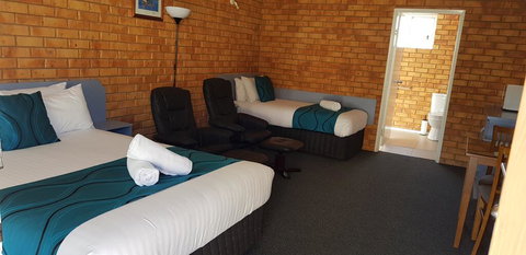 Centrepoint Motel Deniliquin - Accommodation Daintree 0