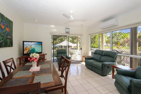 Champagne Apartment 1 - Accommodation Daintree 2