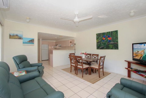 Champagne Apartment 1 - Accommodation Daintree 3