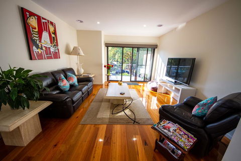Champagne Stays Apartment - Accommodation Daintree 1