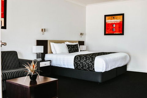 Charles Sturt Suites & Apartments - Accommodation Daintree 2