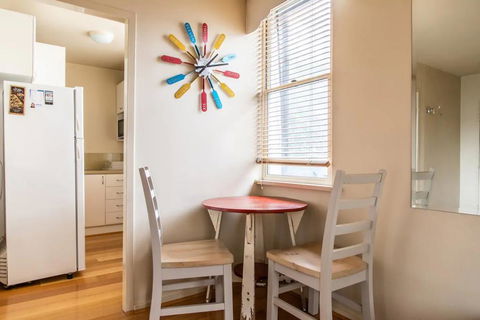 Charming 1 Bedroom In Vibrant South Yarra - Accommodation Daintree 3