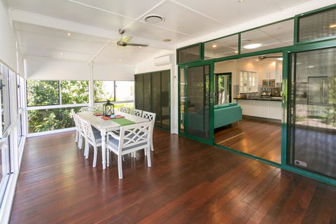 Charming Home By The Sea - Accommodation Daintree 3