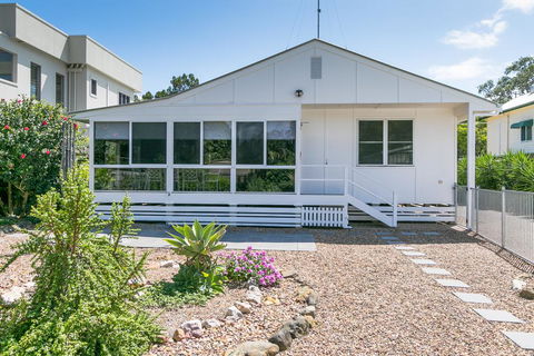 Charming Home By The Sea - Accommodation Daintree 1