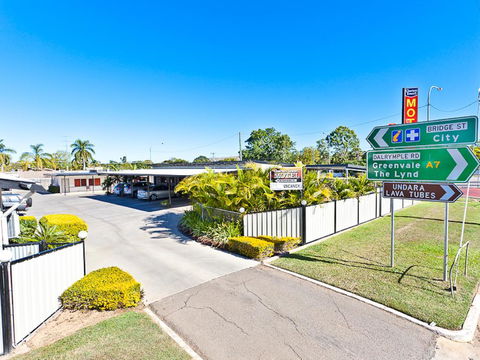 Charters Towers Motel - Accommodation Daintree 0
