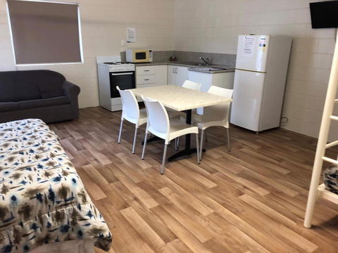 Charters Towers Tourist Park - Accommodation Daintree 1