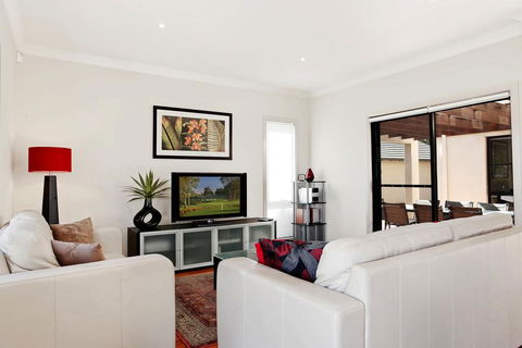 Chateau Shiraz - Accommodation Daintree 2