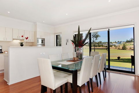 Chateau Shiraz - Accommodation Daintree 1